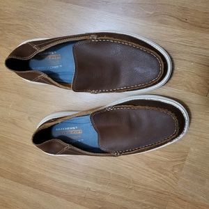 Brown skechers size 81/2 used